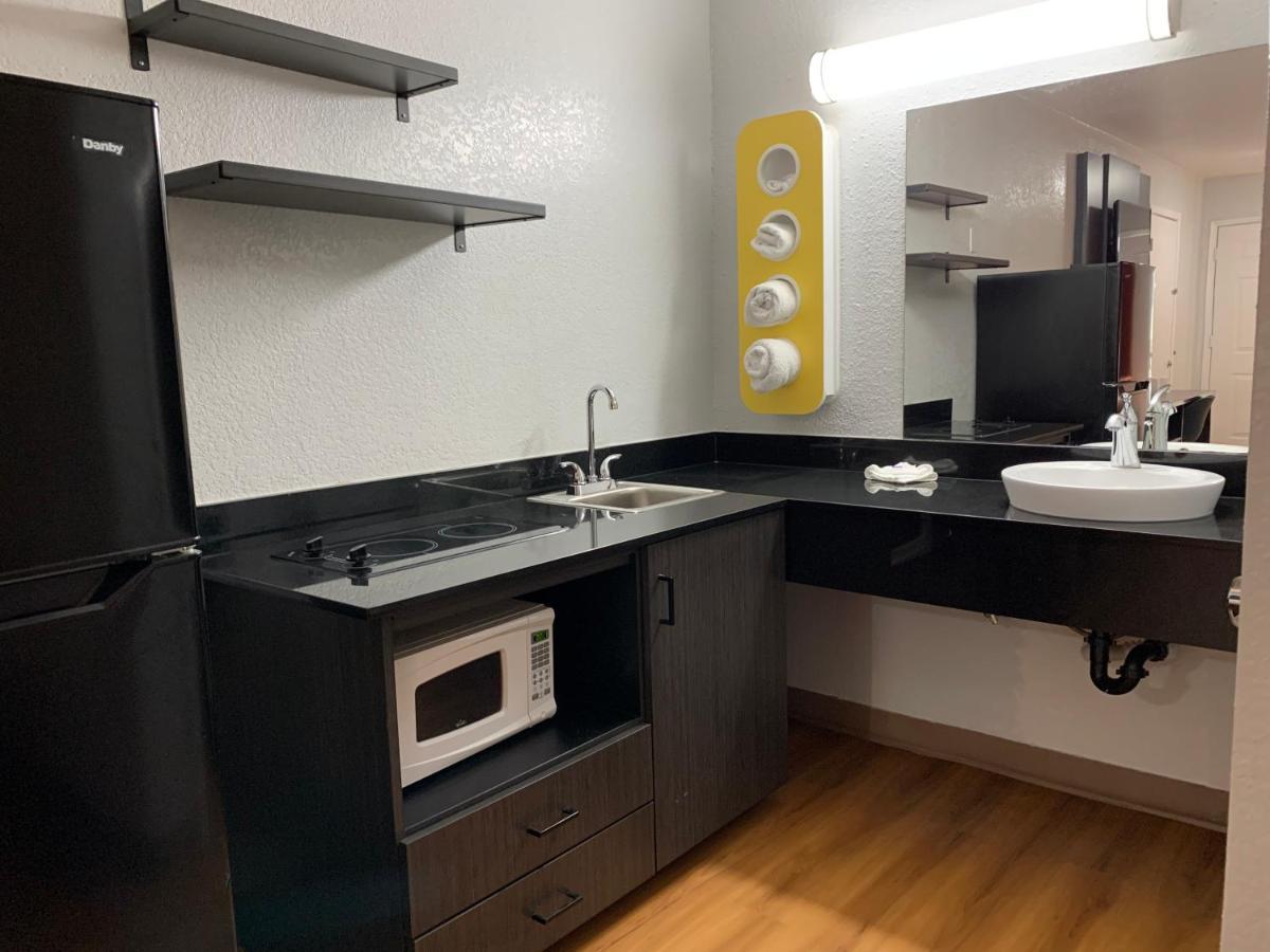 Motel 6-Laredo, Tx - North I-35 エクステリア 写真