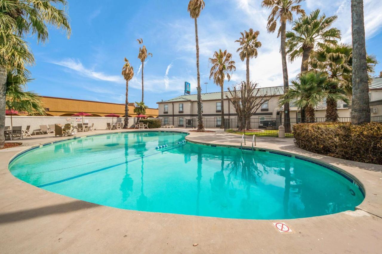 Motel 6-Laredo, Tx - North I-35 エクステリア 写真