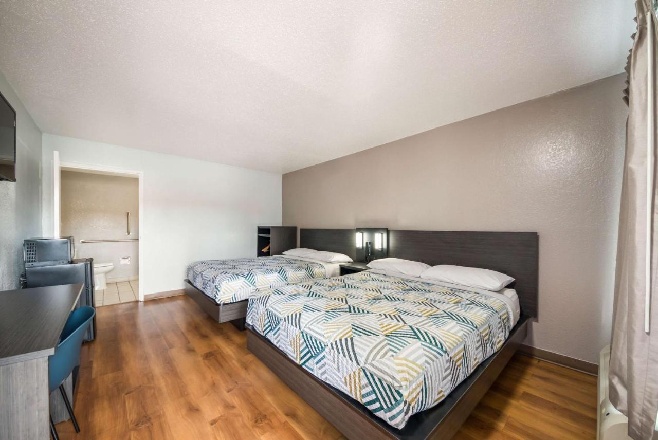 Motel 6-Laredo, Tx - North I-35 エクステリア 写真