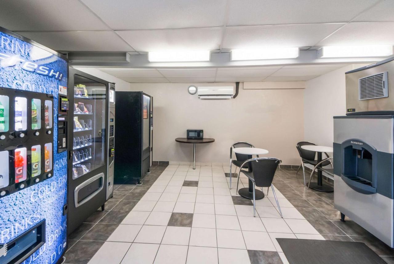 Motel 6-Laredo, Tx - North I-35 エクステリア 写真
