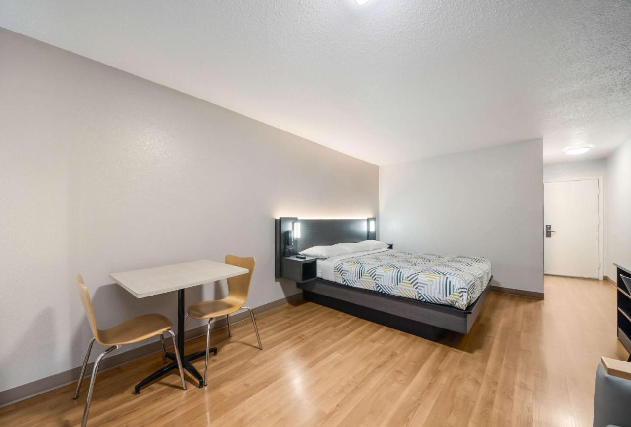 Motel 6-Laredo, Tx - North I-35 エクステリア 写真