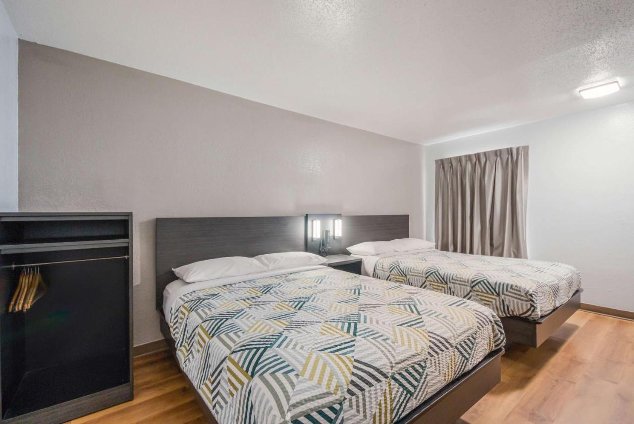 Motel 6-Laredo, Tx - North I-35 エクステリア 写真