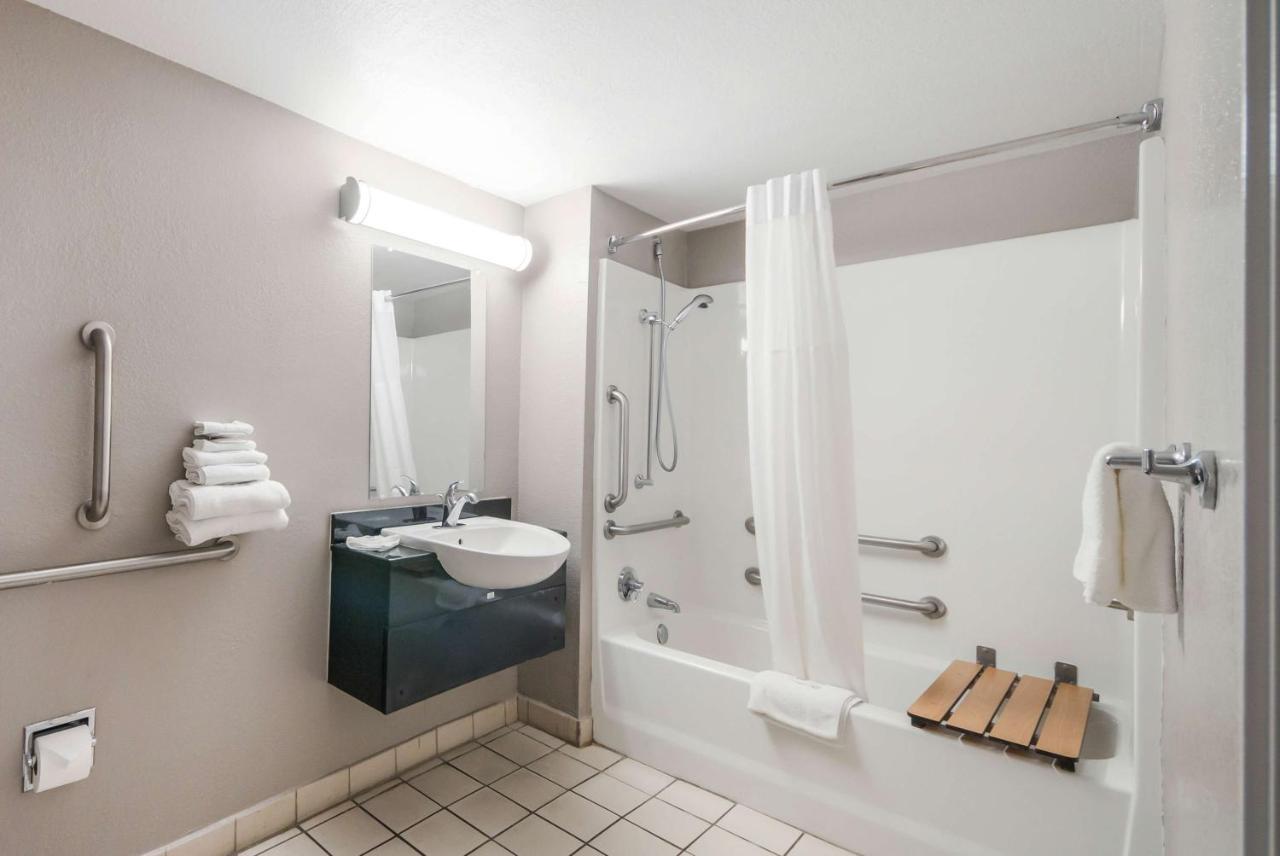 Motel 6-Laredo, Tx - North I-35 エクステリア 写真