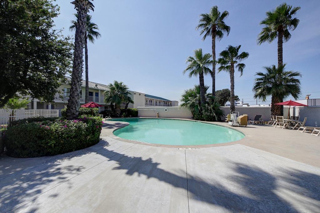 Motel 6-Laredo, Tx - North I-35 エクステリア 写真