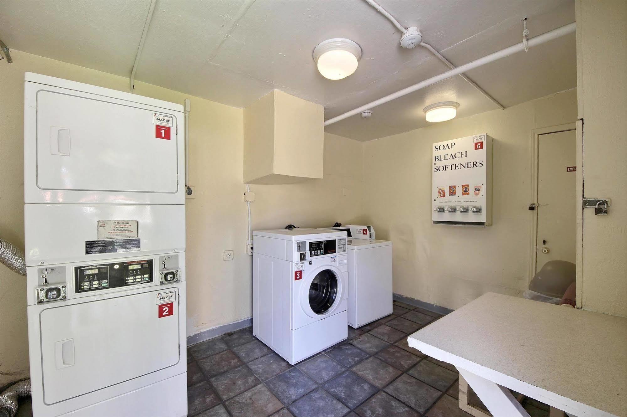 Motel 6-Laredo, Tx - North I-35 エクステリア 写真