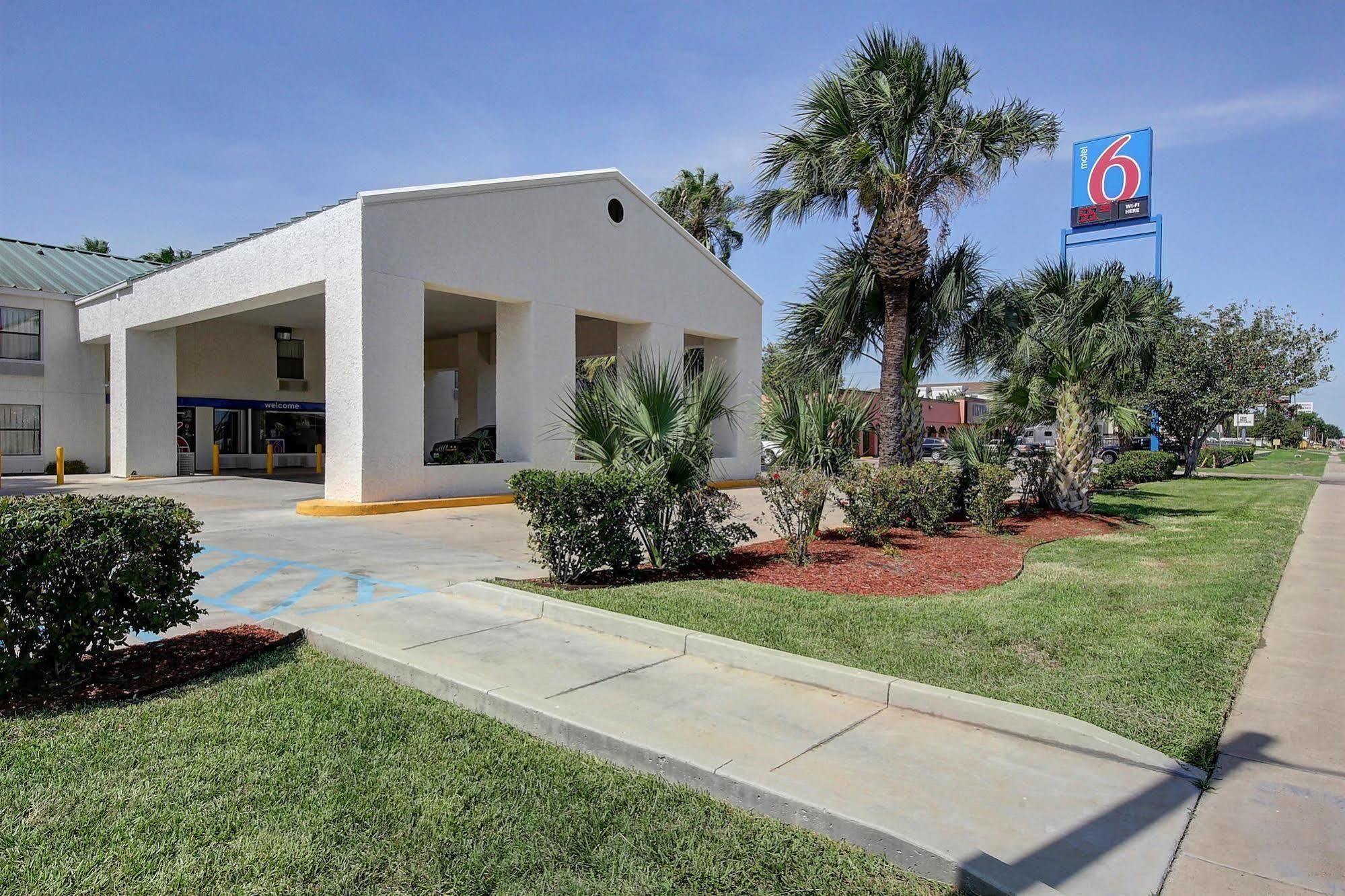 Motel 6-Laredo, Tx - North I-35 エクステリア 写真