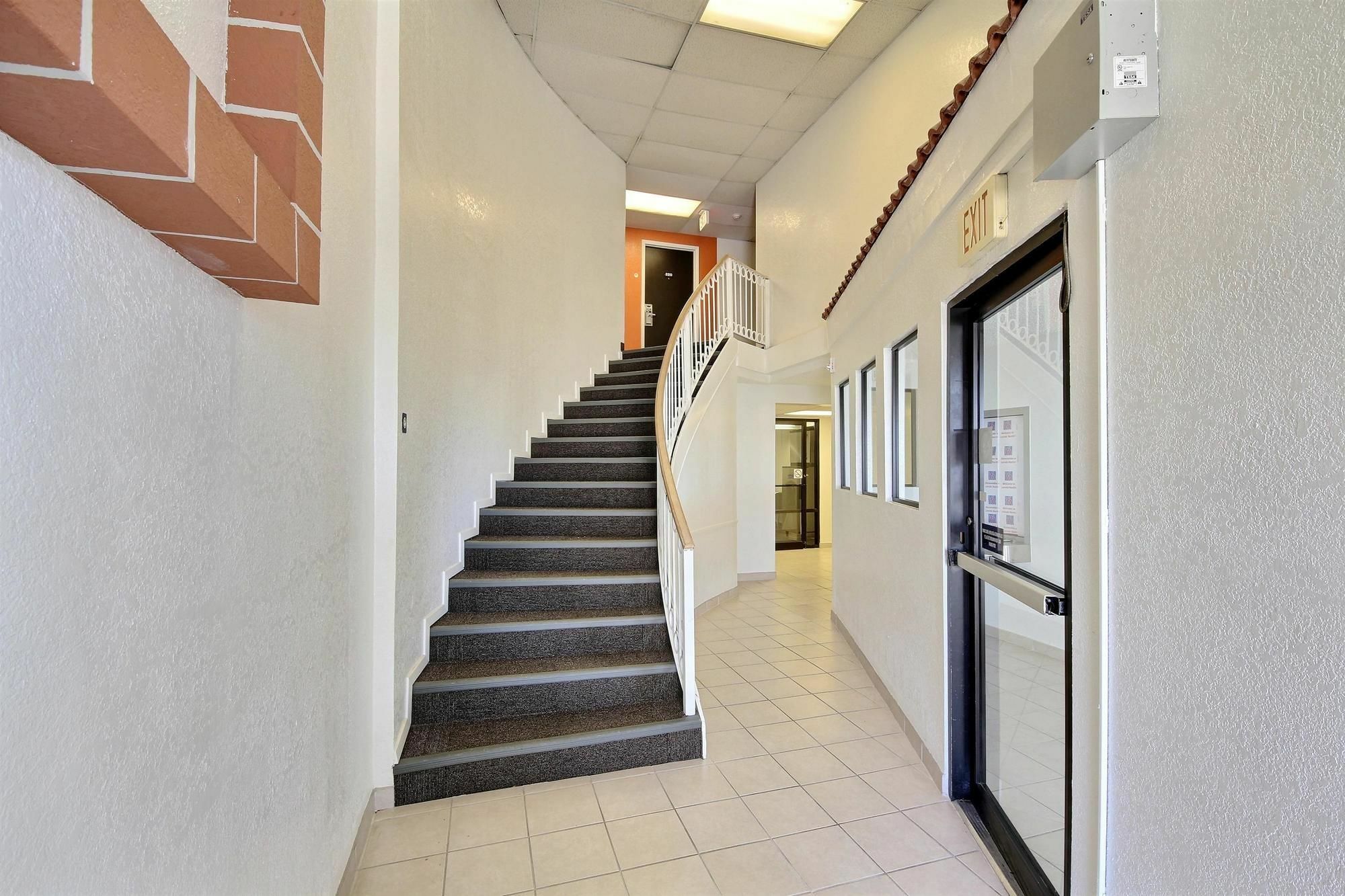 Motel 6-Laredo, Tx - North I-35 エクステリア 写真