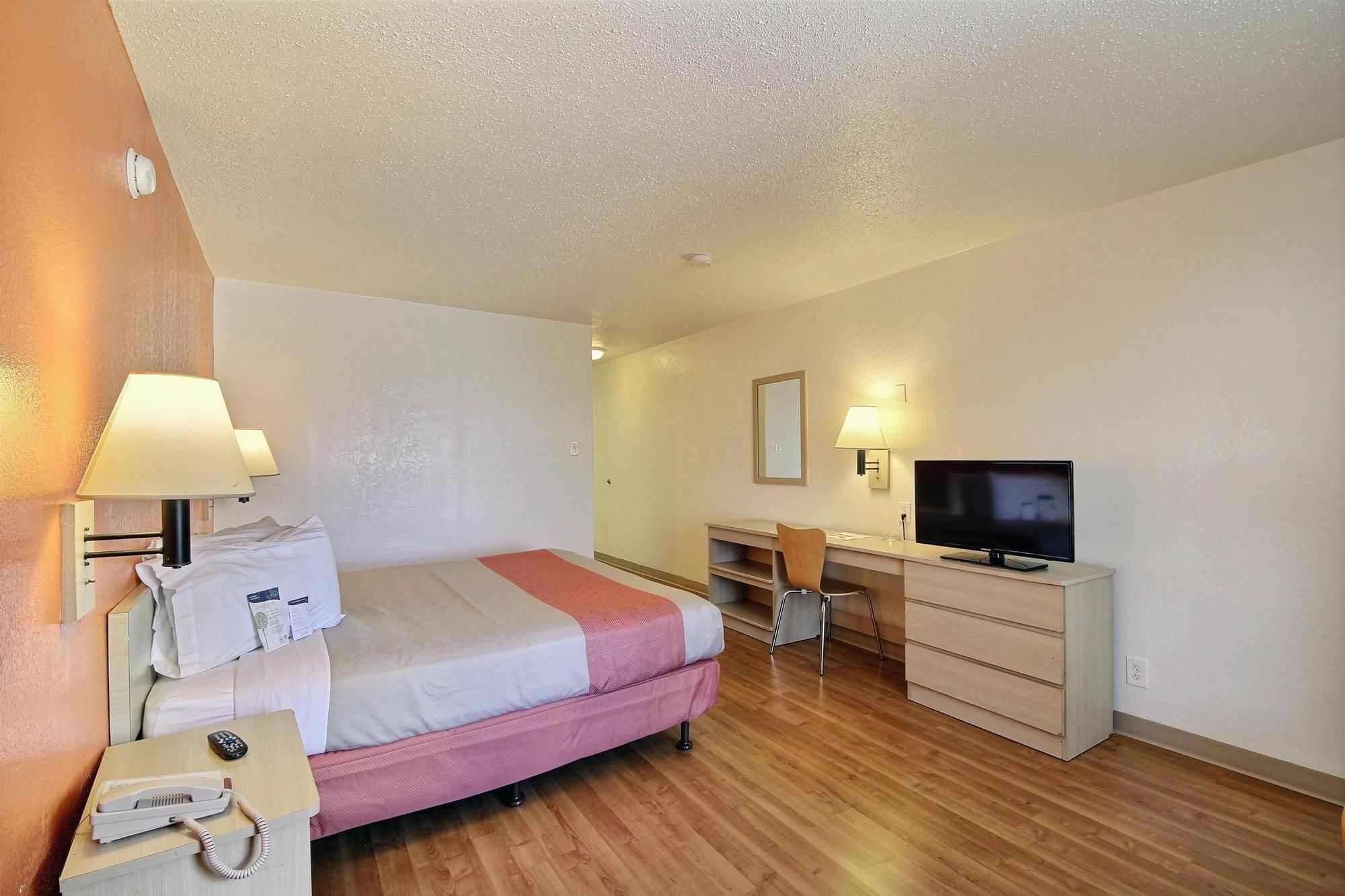 Motel 6-Laredo, Tx - North I-35 エクステリア 写真